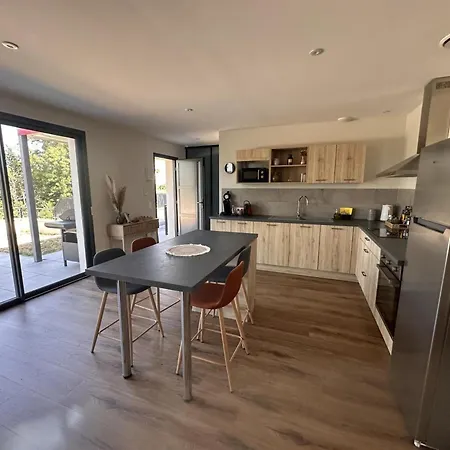 Des Jardins A - 4 Pers, Animaux, Parking - Fr-1-489-596 Bressolles (Allier)